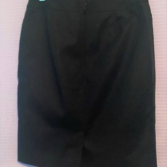NWOT Halogen Size 4 Black Midi Skirt. - Picture 3 of 8